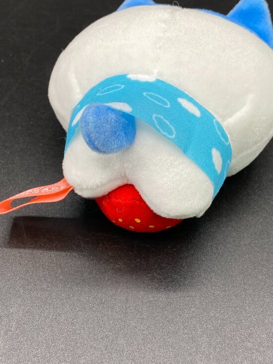 Chiikawa Hachiware Strawberry Keychain Plush Doll Fukuoka Limited Edition NWT - Picture 8 of 11